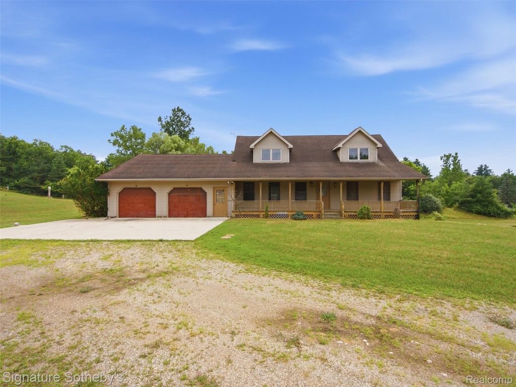 6164 Willits Road, Deerfield township