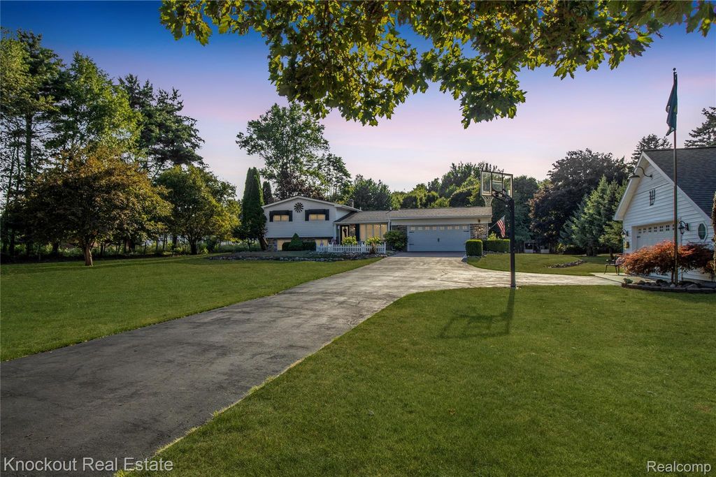 14720 Lincoln Road, Maple Grove township