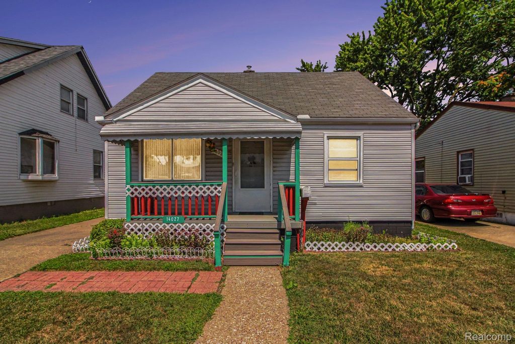 14027 Hobart Avenue, Warren city