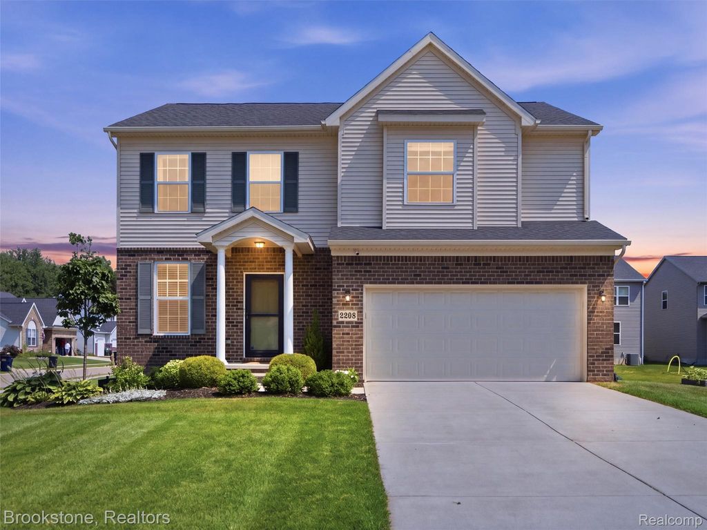 2268 Crystal Crossing Drive, Marion township