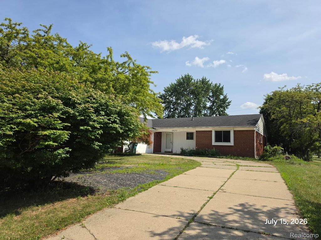 18251 Santa Ann Avenue, Lathrup Village city