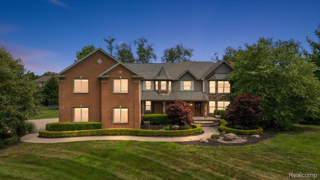 62650 Mound Road, Washington township