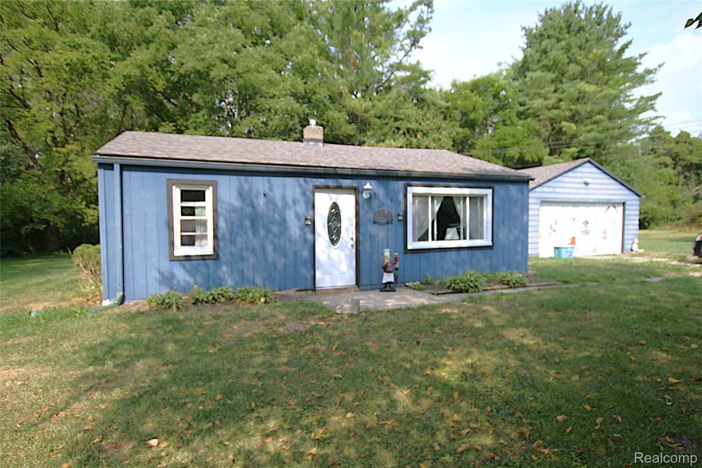 5349 E Carpenter Road, Genesee charter township