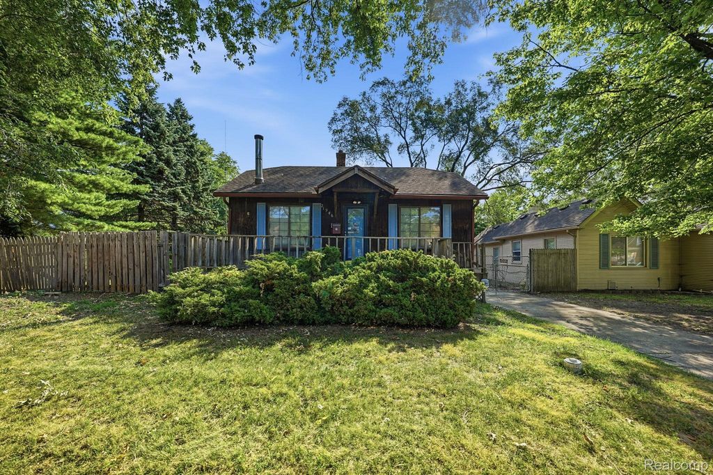 21946 Hayes Avenue, Eastpointe city