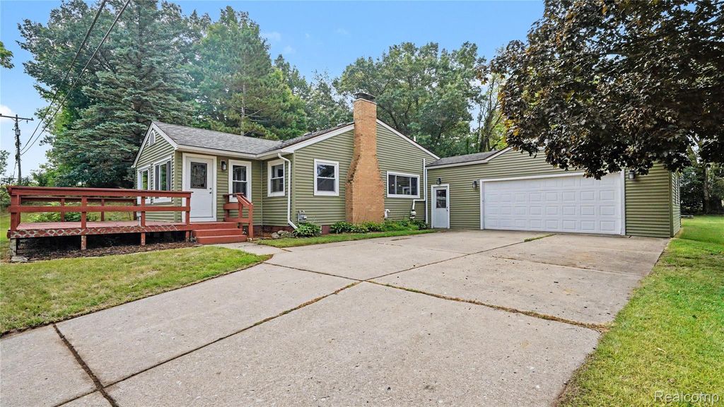 10213 Rexford Road, Napoleon township