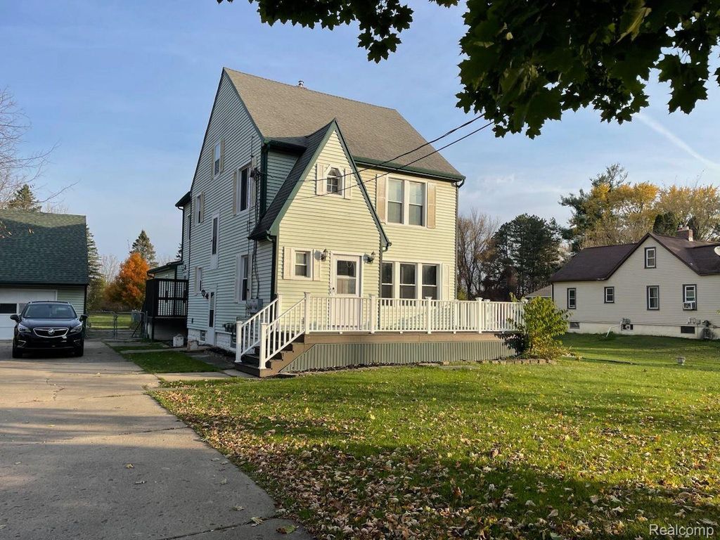 4355 Lapeer Road, Burton