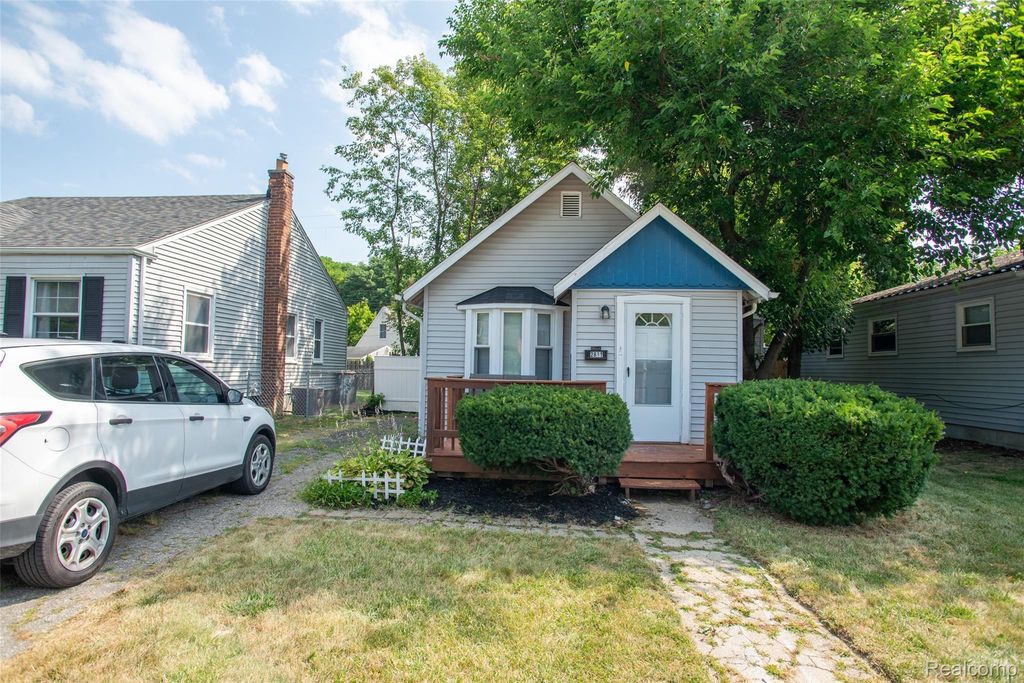 2814 Crooks Road, Royal Oak city