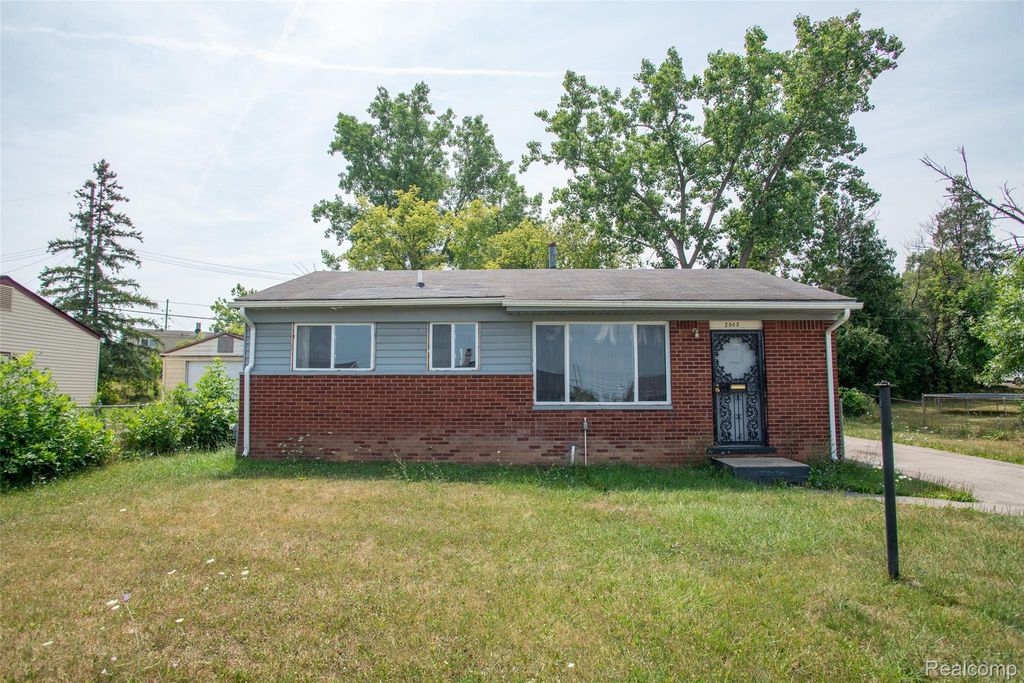 2045 Flamingo Drive, Mt. Morris township