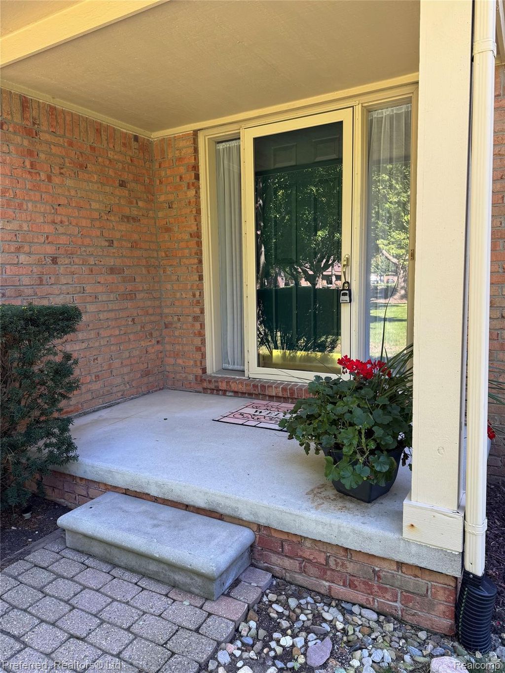 33377 Norfolk Street #3, Livonia