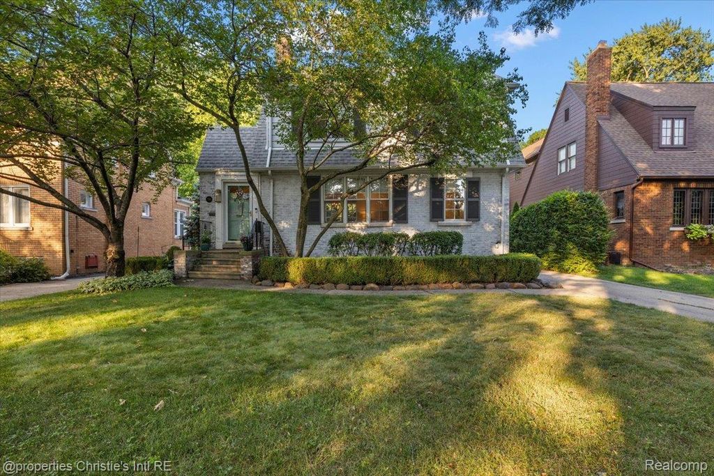 788 Rivard Boulevard, Grosse Pointe city