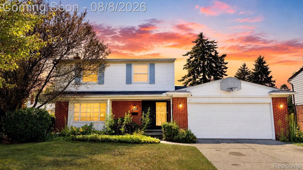 30121 Woodhouse Drive, Warren city