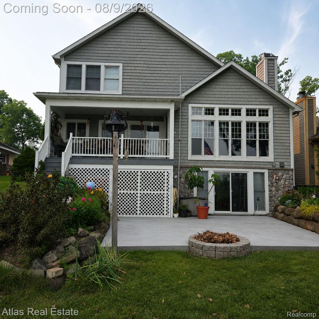 4015 Minnetonka Drive, Fenton charter township