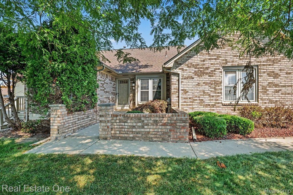 43421 Riverbend Boulevard 48, Clinton Township