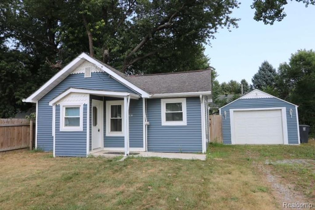 4142 Coggins Avenue, Flint