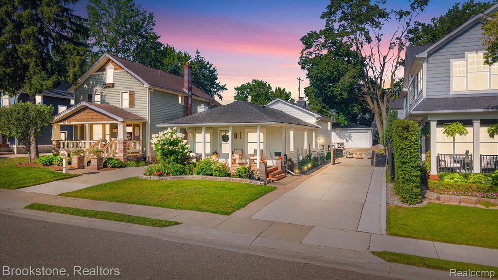 313 N Castell Avenue, Rochester city