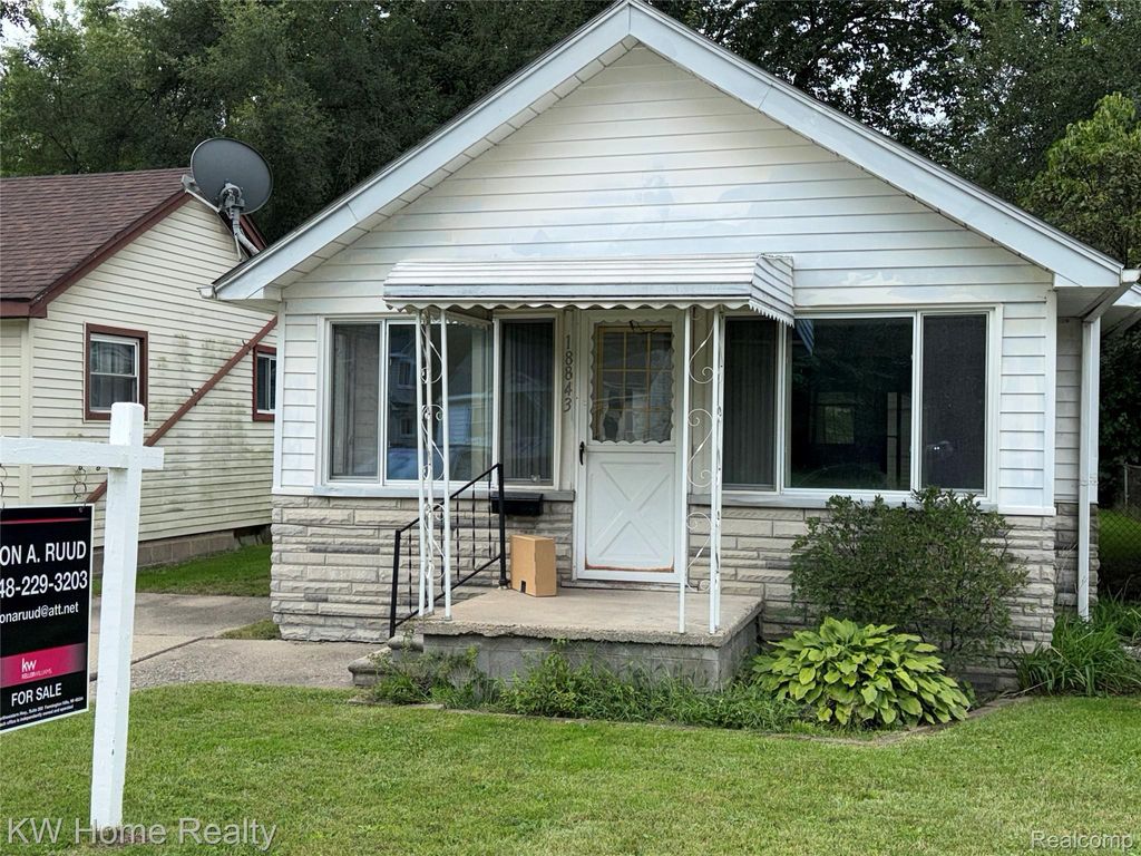 18843 Norborne, Redford charter township