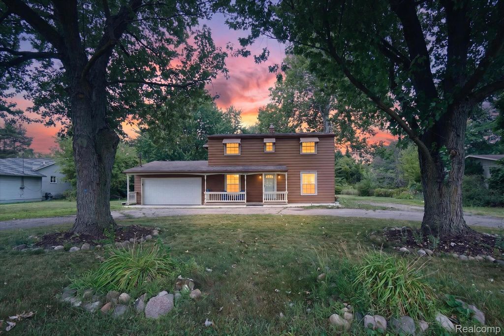 10356 Linden Road, Mundy township