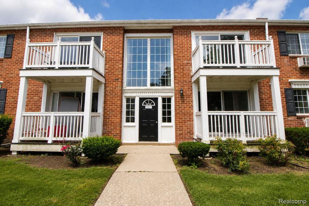 2440 Parmenter Boulevard 102, Royal Oak