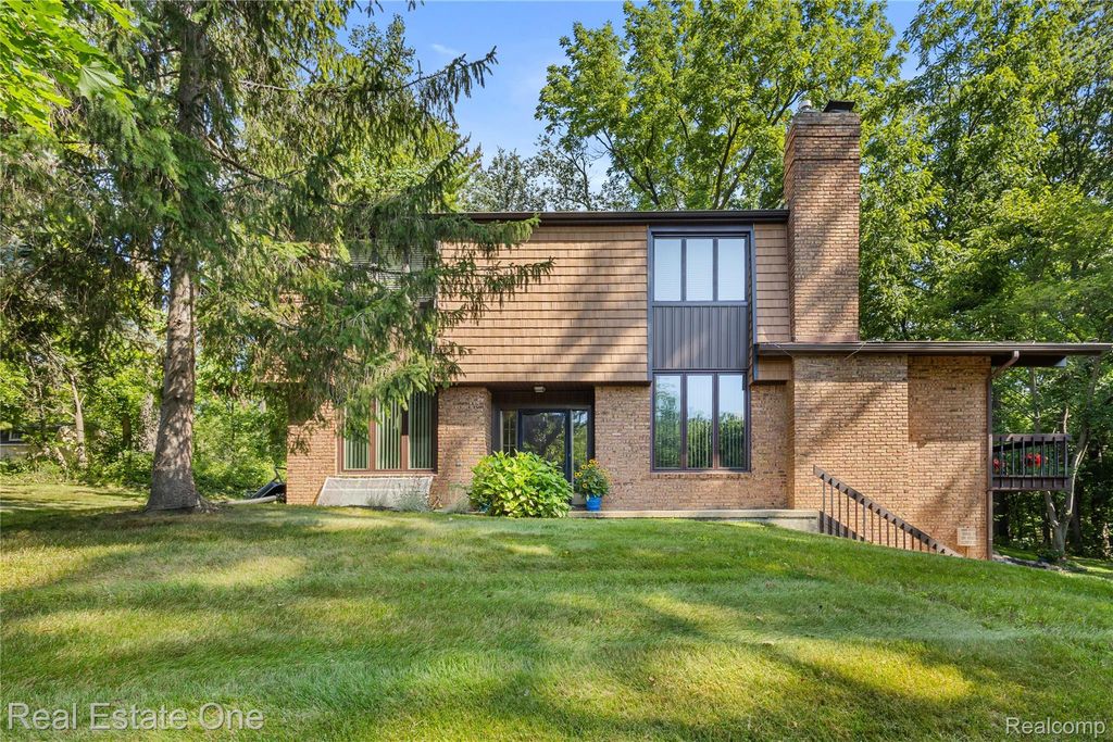 101 Wimberly Drive, Rochester Hills city