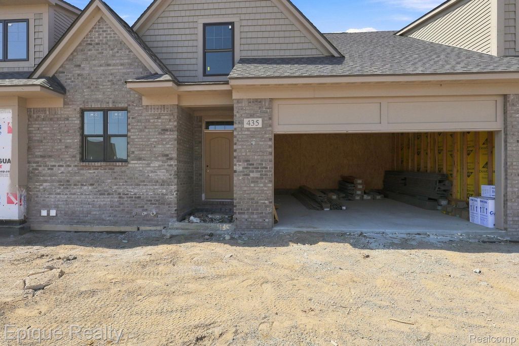 435 Cornerstone Drive 69, Oxford charter township