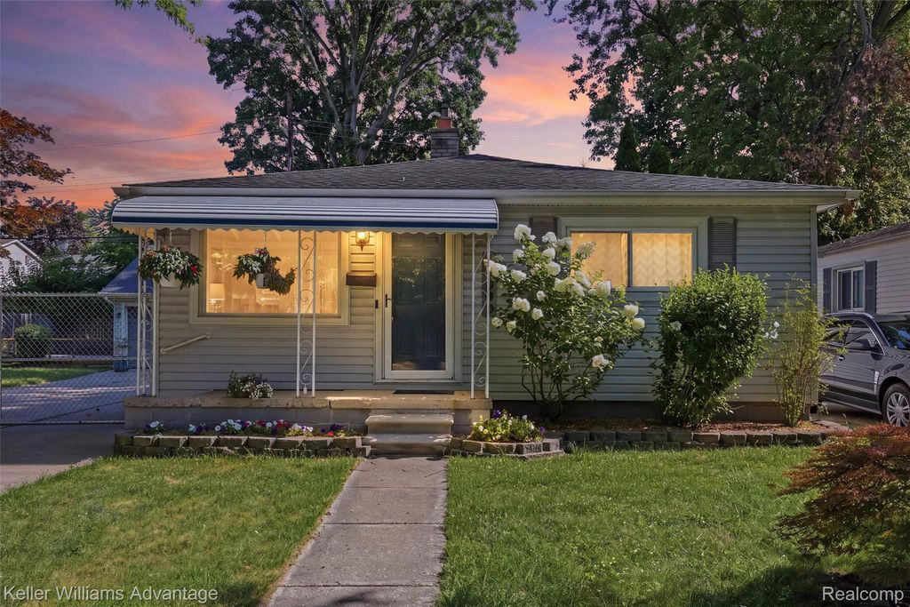 17690 Colgate Street, Dearborn Heights
