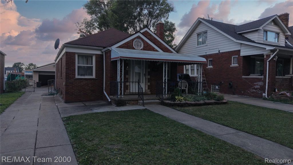 7523 Calhoun Street, Dearborn city