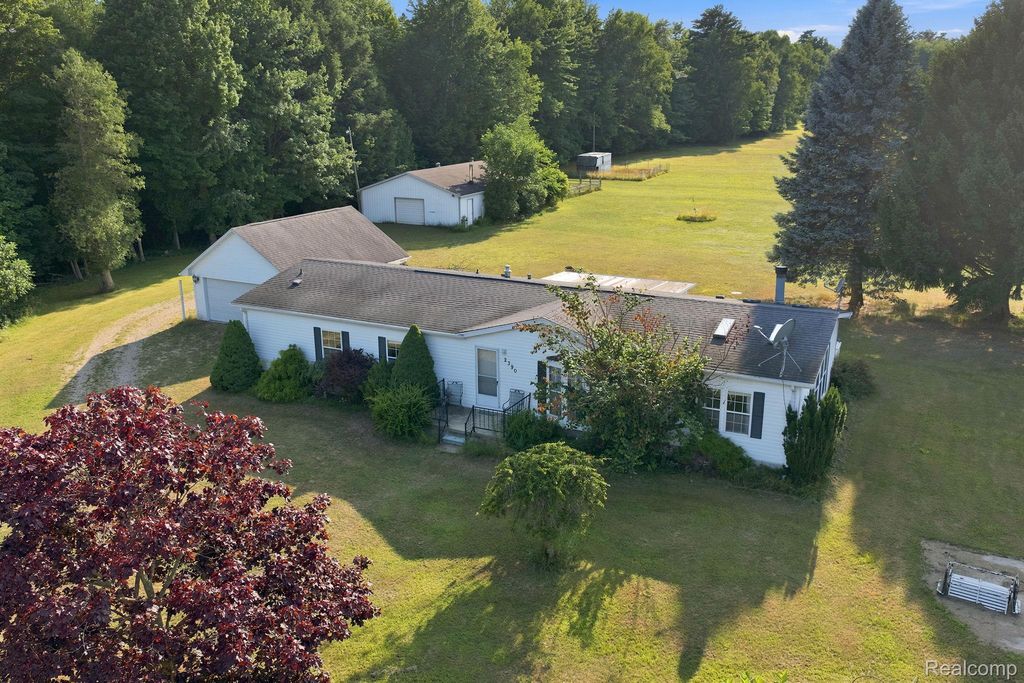 2390 Lakeshore Road, Sanilac township