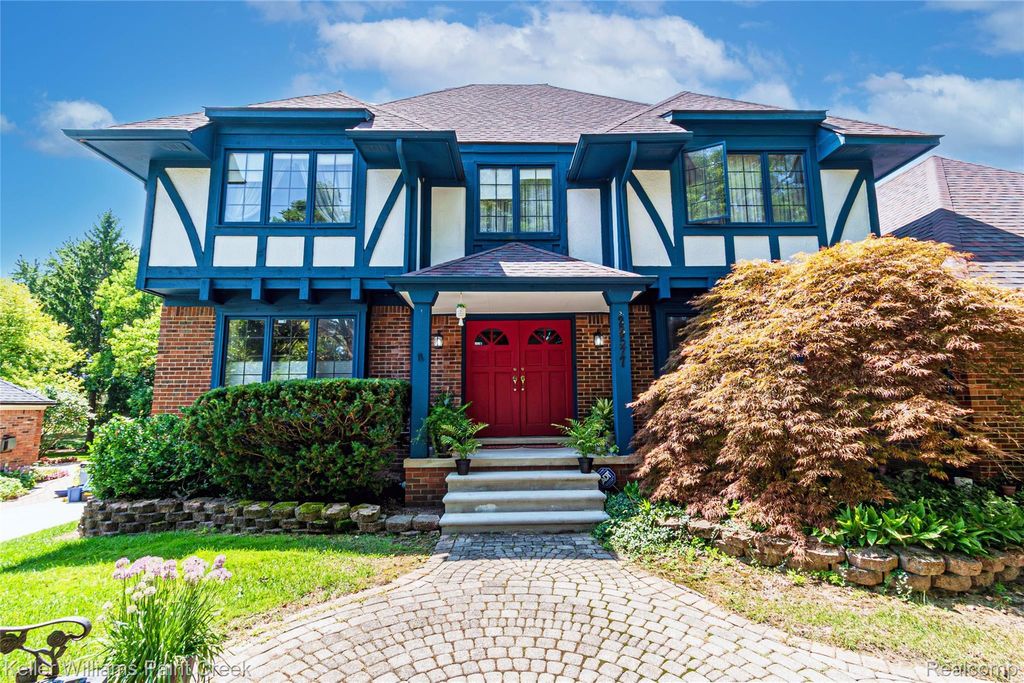 22577 Shadowglen Drive, Farmington Hills city