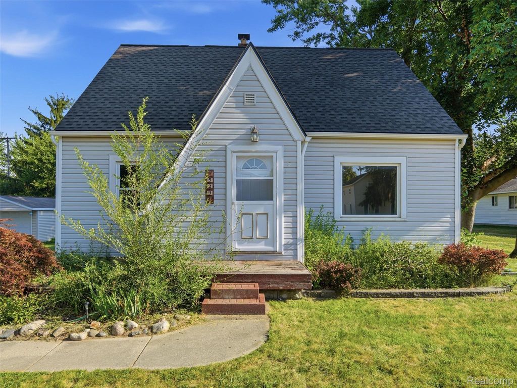 529 E Broad Street, Linden city