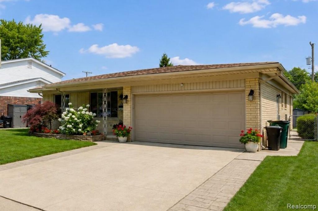 2730 Rhodes Drive, Troy city