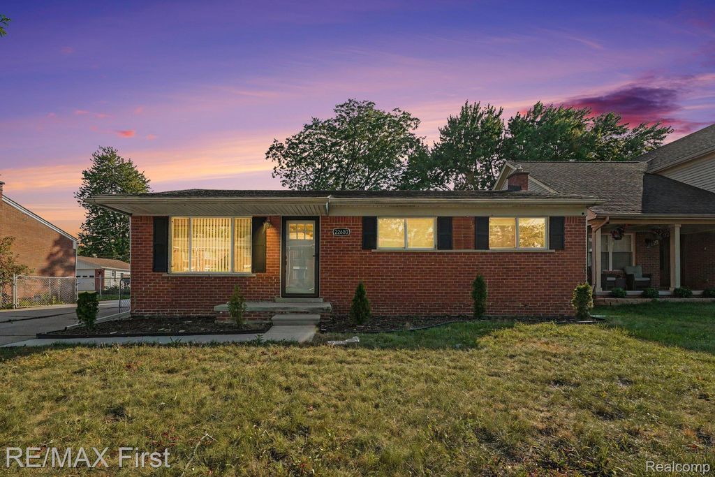 22600 Edgewater Street, St. Clair Shores city