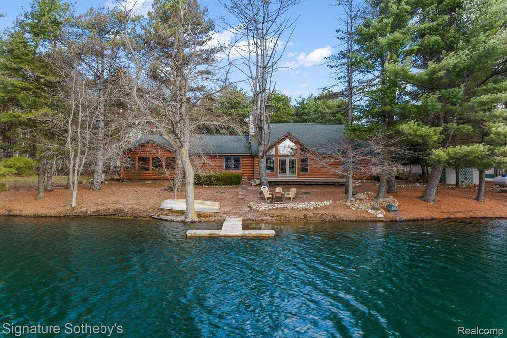 7699 Minnick Road, Rubicon township