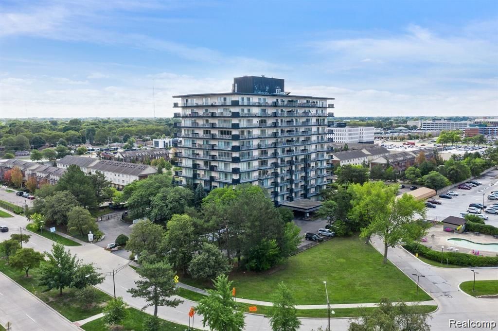 15801 Providence Drive 9a, Southfield