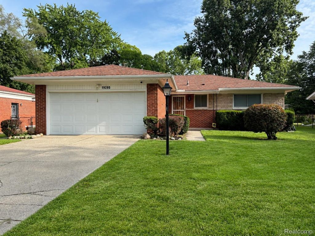19280 Magnolia Parkway, Southfield city
