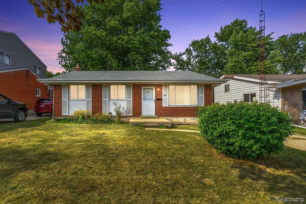 909 Lochhead Avenue, Flint city