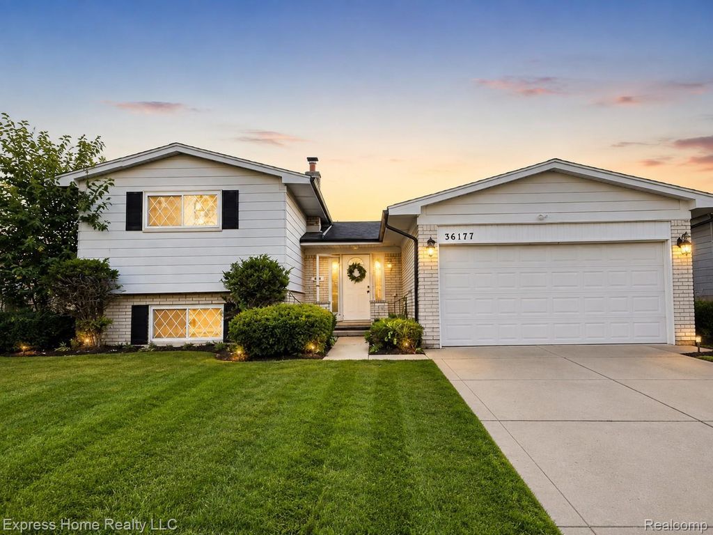 36177 Waltham Drive, Sterling Heights city
