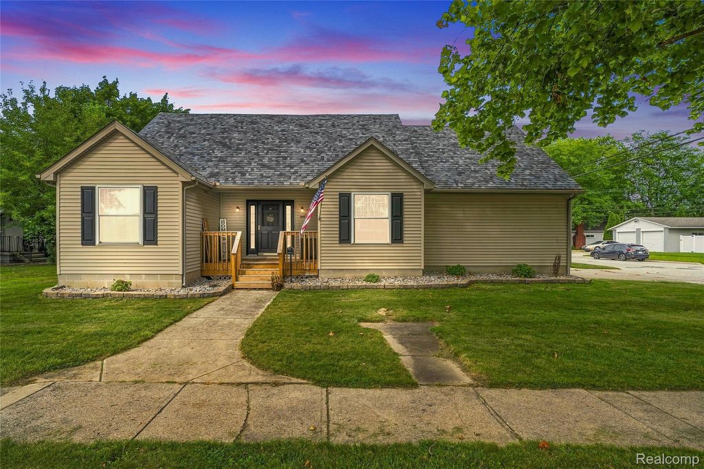 26312 Ypsilanti Street, Flat Rock city