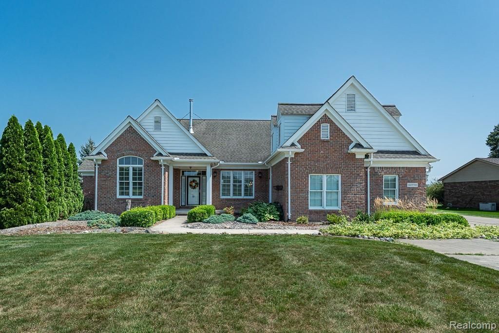 51770 North Avenue, Macomb township