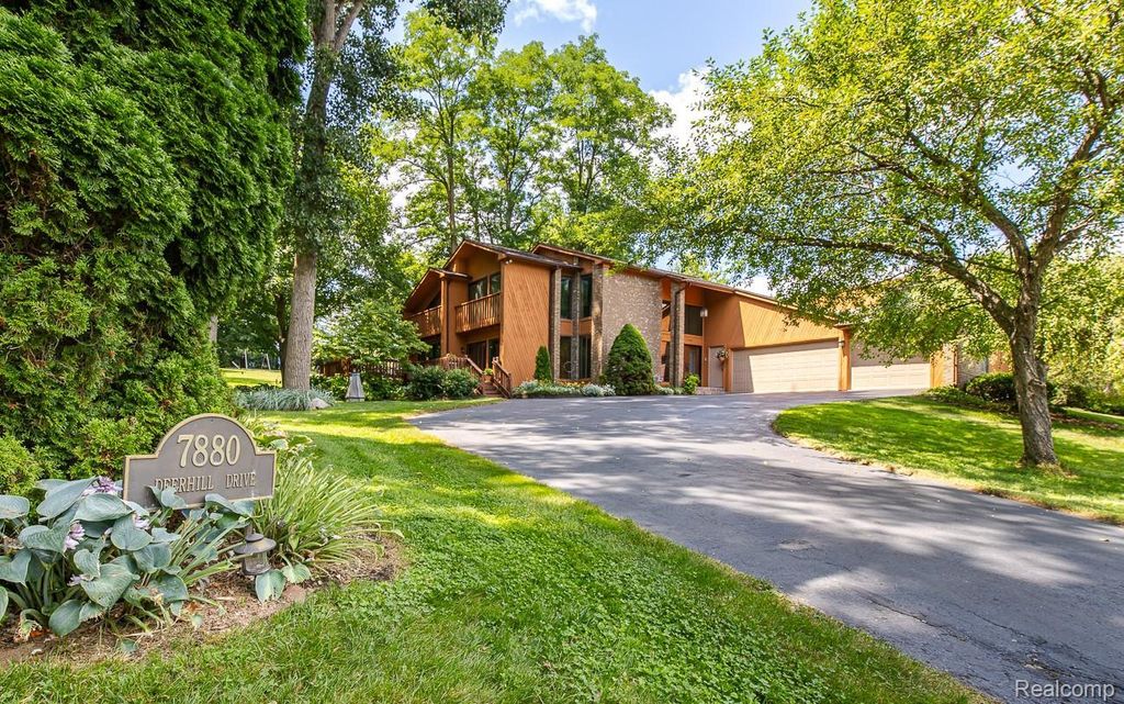 7880 Deerhill Drive, Independence charter township