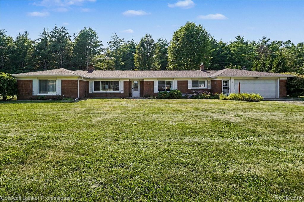 181 Sterling Drive, Elba township