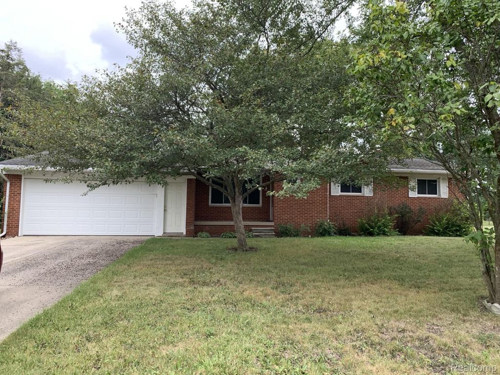 9097 Ann Maria Boulevard, Grand Blanc charter township
