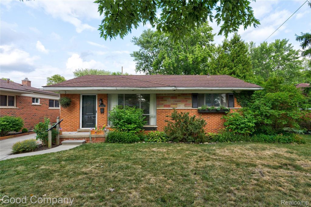 220 N Webik Avenue, Clawson