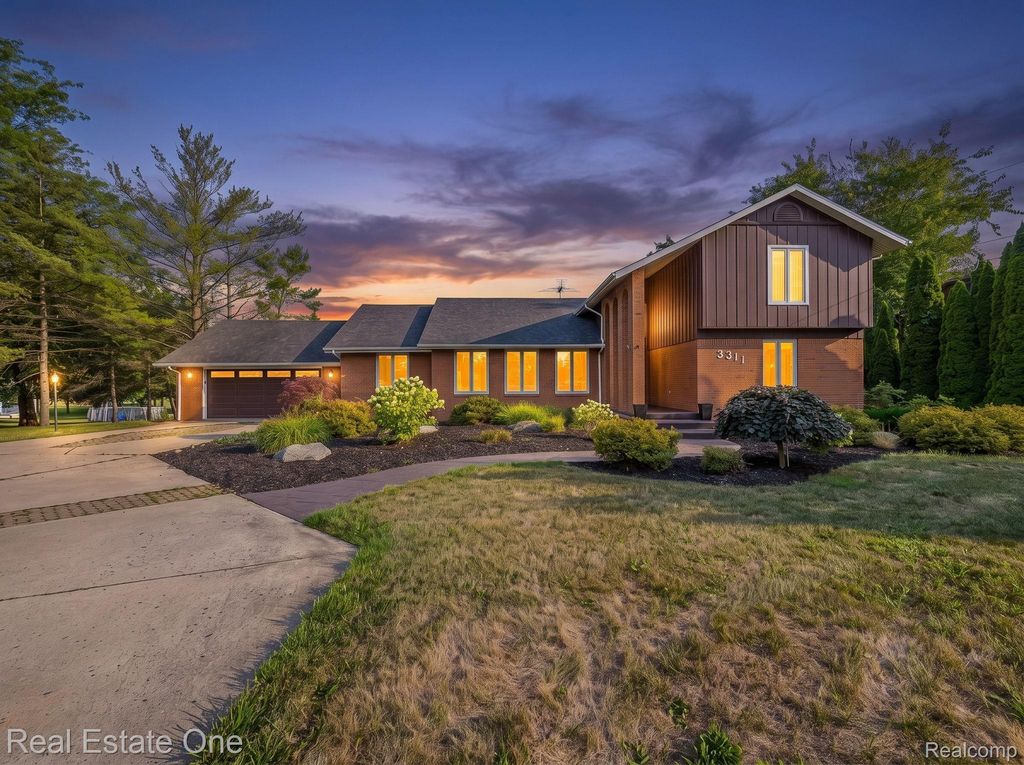 3311 N Custer Road, Frenchtown township