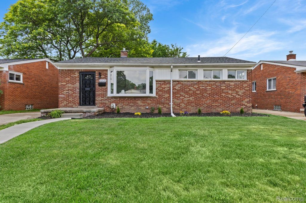 22121 Whitmore Street, Oak Park city