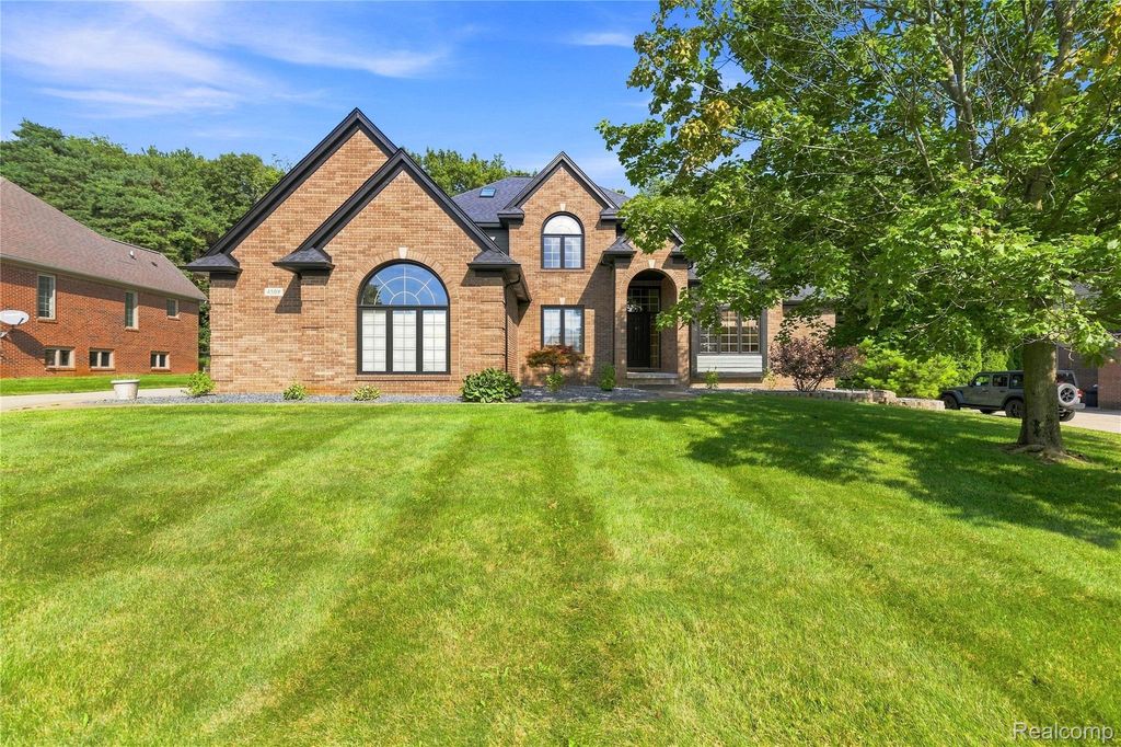 4509 Peppermill Lane, Lake Orion village