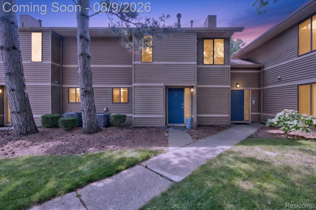 175 Briarcrest Drive 102, Ann Arbor