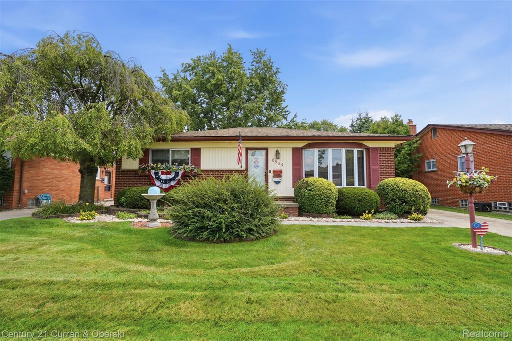 6834 Cronin Drive, Dearborn Heights city