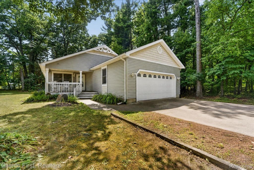 11430 Rutan Circle, Somerset township
