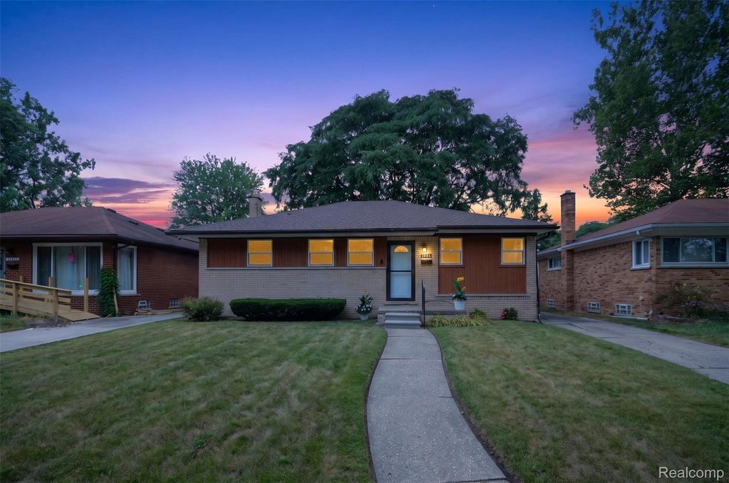 24061 Rensselaer Street, Oak Park city