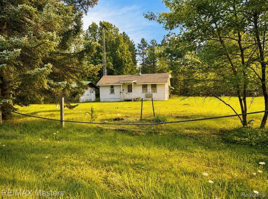 1401 Knott Road, Big Creek township